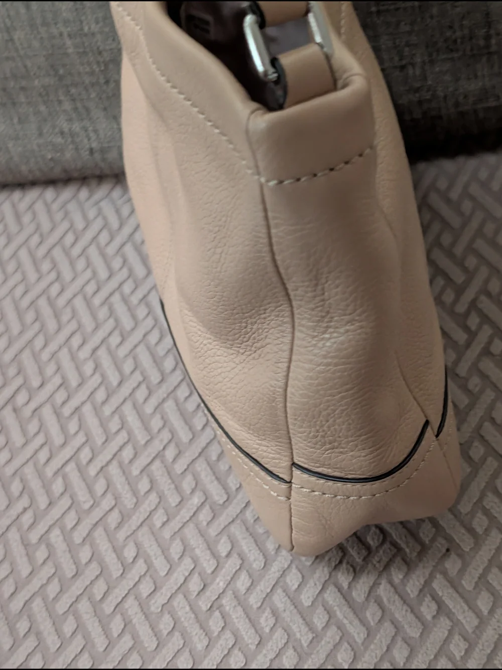 Coach Beige Leather Shoulder Bag EUC
